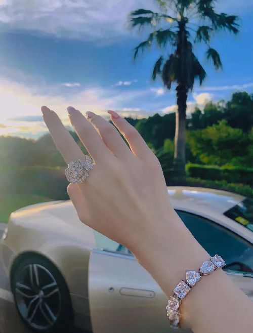 ҹ��Ů�����չ��� �޸����˽�����һ�ι�ȥ������