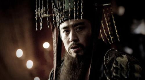 焚书坑儒的真相 引出秦始皇焚书坑儒的原因