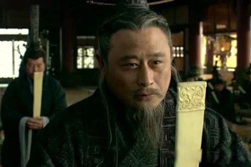 焚书坑儒的真相 引出秦始皇焚书坑儒的原因