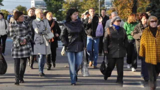 ����˹��Ů���� ��ͷ�洦�ɼ�������Ů��