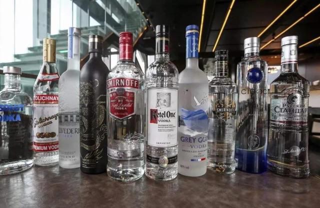 ����˹��Ů���� ��ͷ�洦�ɼ�������Ů��