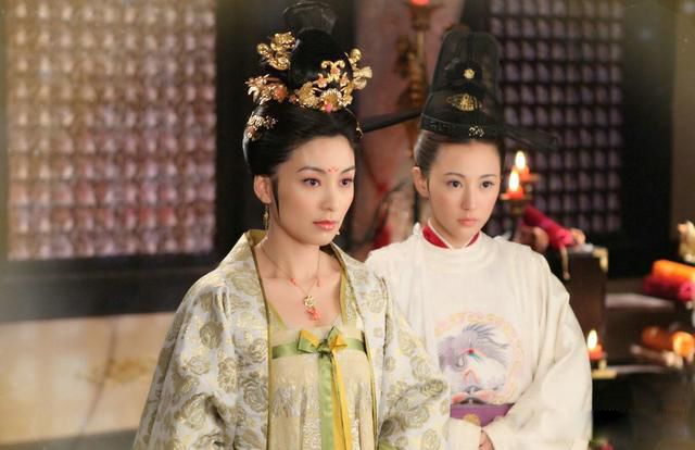 �������г趼��˭ Ѧ������˭�͸��������