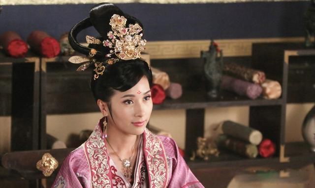 �������г趼��˭ Ѧ������˭�͸��������