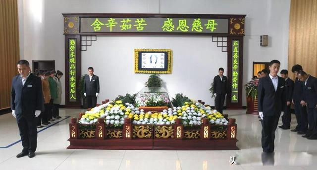 殡仪馆上班的真实感受 屠夫高薪聘去给殡仪馆拉尸体
