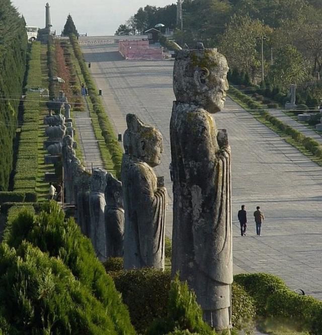 61尊石像通通没有首级 这61位石像的来历