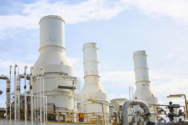 油价为什么突然暴涨 国内油价为什么还在涨