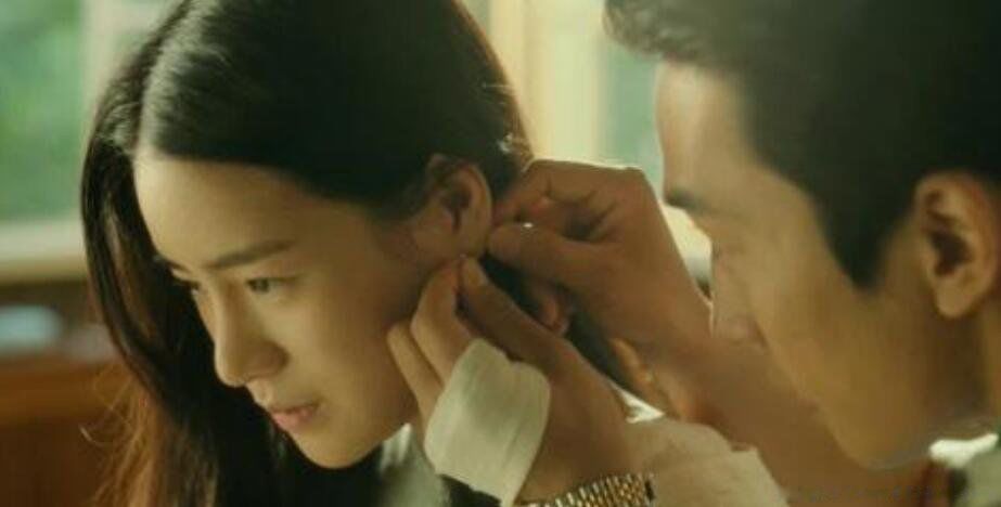 ��������Ƭ���а� 10���̼���߶ȵ�Ӱ����