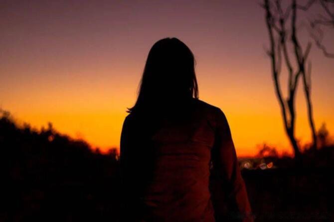 当一个女人对你彻底死心了的表现 女人一旦死心什么表现