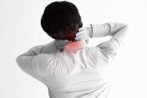 落枕脖子痛怎么快速恢复 落枕了30秒自愈方法