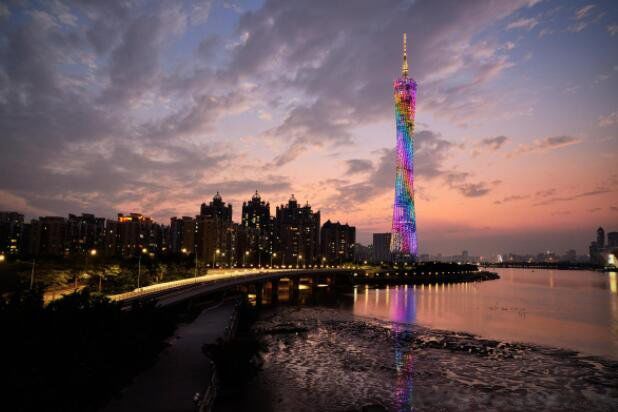 �й���ߵ�¥�������ж�� ��ߵ�¥ǰ����