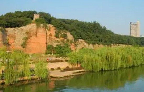 ʯͷ���Ƕ��ҹ��������е����� Ϊʲô�Ͼ���Ϊʯͷ��