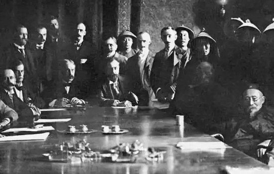 ����Բ��԰�ǰ˹���������Ӣ������ 1900��˹������ֻ�ս����ֱ��ԭ����ʲô