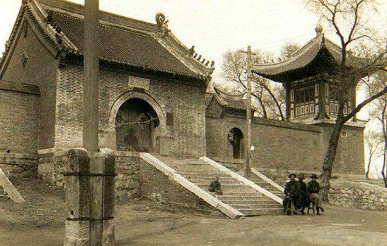 �峯�����ŵ���������ʲô�ط� �ֽ�ط�����λ��