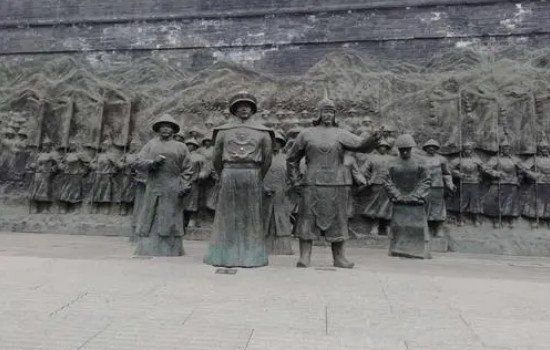 �峯�����ŵ���������ʲô�ط� �ֽ�ط�����λ��