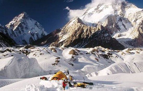 第二高峰乔戈里峰在哪国境内 乔戈里峰比珠穆朗玛峰还难爬吗