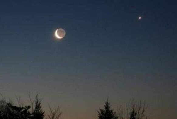 �����Ա�һֱ��һ�����ǽ�ʲô �Աߵ�������ľ�ǻ��ǽ���
