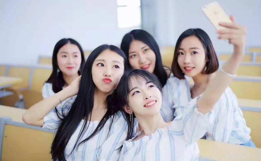 女孩子学什么专业前景比较好 女生专业就业前景排名前十