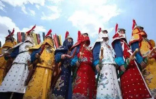 这个正确的顺序排列是镶黄旗→正黄旗→正白旗→正红旗→镶白旗→镶