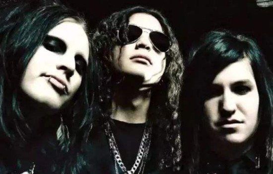 һ����ĬĬ��emo����ʲô��˼ emo�ʼ��ʲô��˼