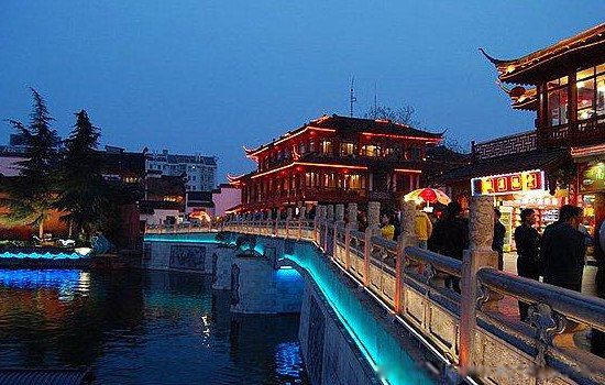 �����Ŷ���ָ�ĸ��ط� ����Ϊ�����Ŷ��ĵط�������