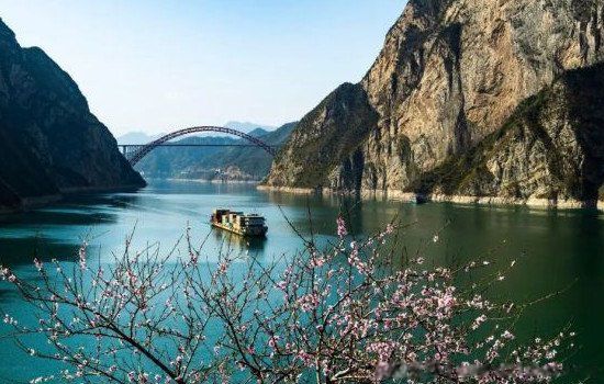 三峡大坝在什么地方 长江三峡指的是哪三峡的总称