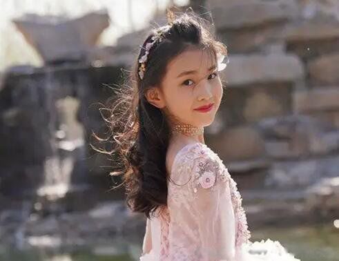 宋小睿长什么样子图片 她的声音为什么这么好听