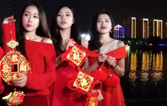 春节的由来和风俗 中国传统节日春节有哪些传统的风俗