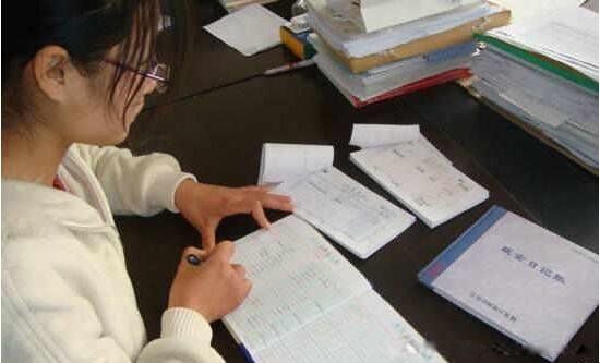 文科女生学什么专业好 前景最好的四大专业