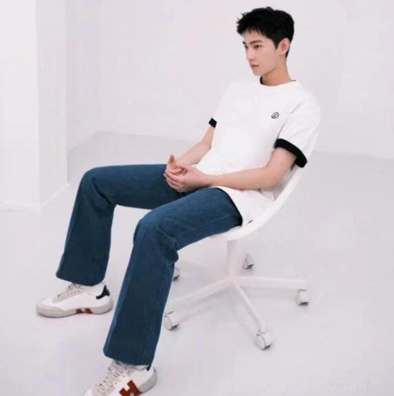 ������¶˼���ݵĵ��Ӿ��ʲô ���������������