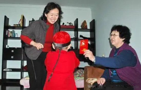 给小孩压岁钱的寓意是什么 压岁钱是不是孩子个人财产