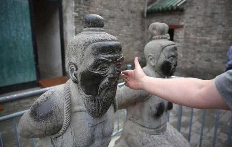 秦桧夫妇犯了什么罪遗臭万年 为什么跪在世人面前