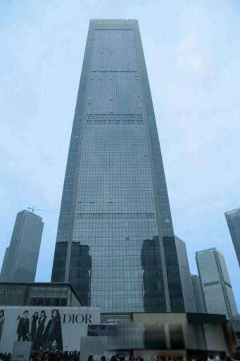 �����������¥���� �������¥������һ�����ĸ�