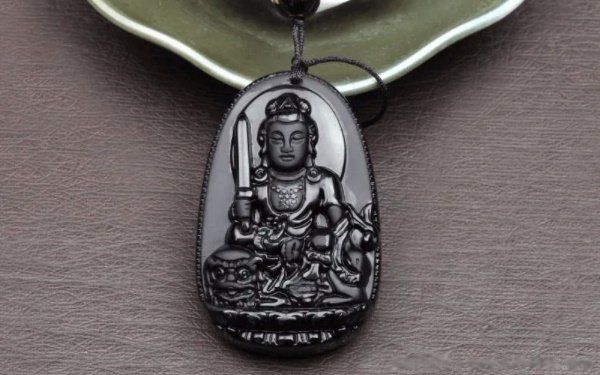 虎年本命年佩戴什么好 本命年虎年带什么东西能转运