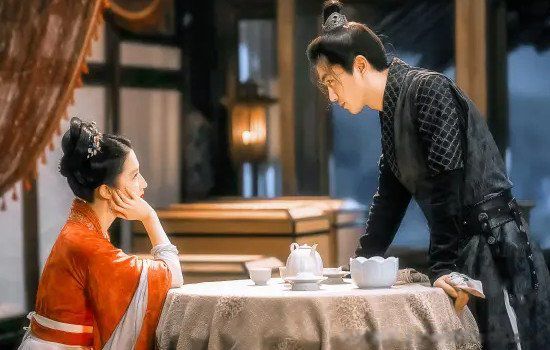 �λ�¼�����ζ���ʲô���� Ů����ͷ¶����������