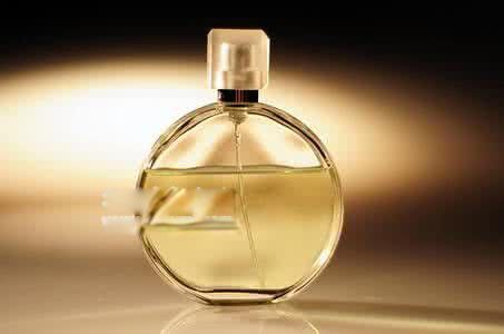 法国香水尸油事件