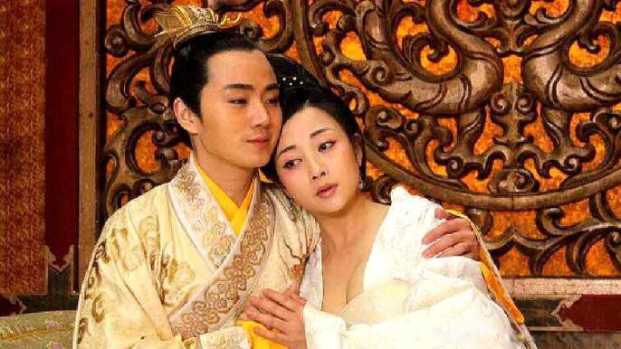 ��������г趼��˭ �����г��ں�ҹҹ����