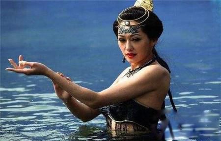 西游记蜘蛛精是谁收服的 蜘蛛精沐浴戏洗澡片段
