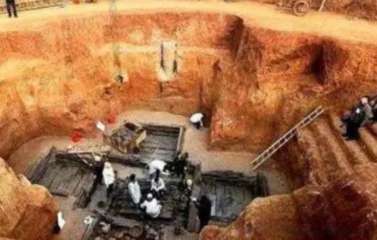 �����Ѻ�Ĺ��׷����Ϊʲô�������� Ůʬ��׷����û������Ƭ