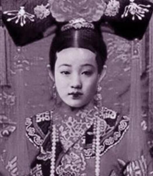 珍妃井那么小怎么能把人推下去 她为什么会被推下井的原因