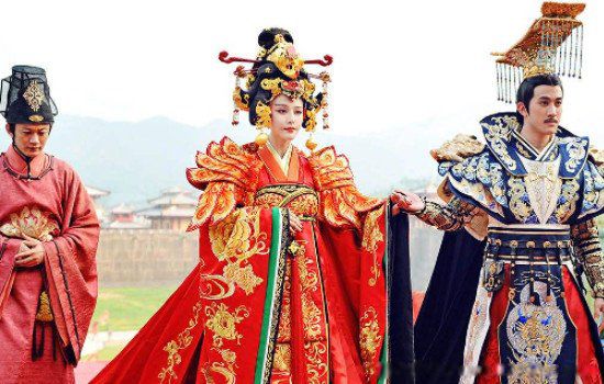 ��������г趼��˭ �����г��ں�ҹҹ����