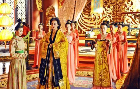 ��������г趼��˭ �����г��ں�ҹҹ����