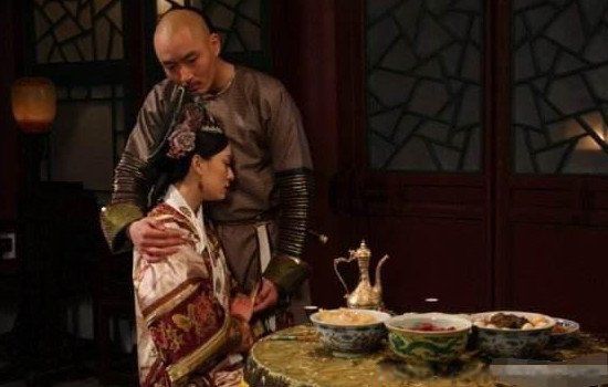 甄嬛和果郡王怎么被皇上发现的 甄嬛传甄嬛和果郡王睡了几次