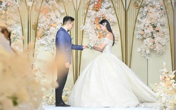 ���л�����Ҫ����Ǯ ����ܹ���Ҫ����Ǯ