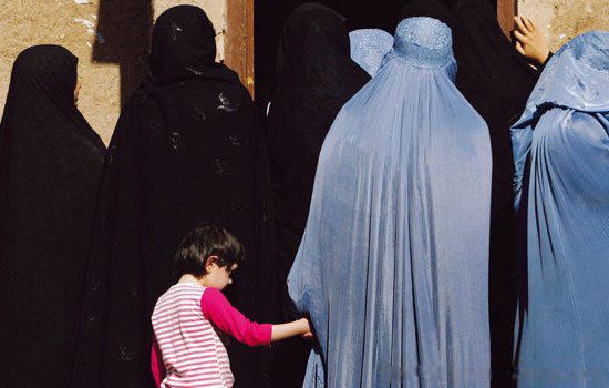 阿富汗女人为啥蒙面 为什么阿富汗女人要遮面
