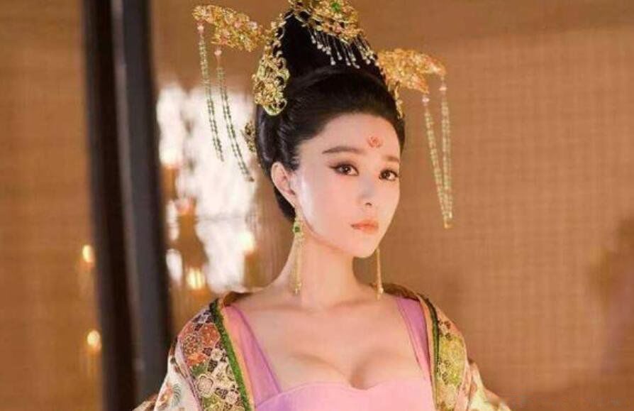 羞花形容历史上哪位美女 杨贵妃羞花的故事简短概括