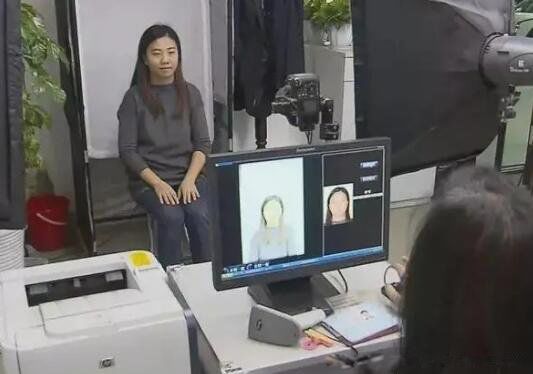 ������֤��Ƭ��Ҫ������Щ ���Ի�ױ���·���װ��ʲôҪ��