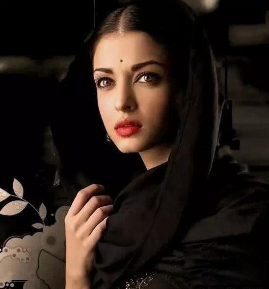 �ͻ�˹̹��Ů�ж��� ��Ů��ʲô�ص�ΪʲôƯ��