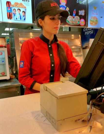 �ͻ�˹̹��Ů�ж��� ��Ů��ʲô�ص�ΪʲôƯ��