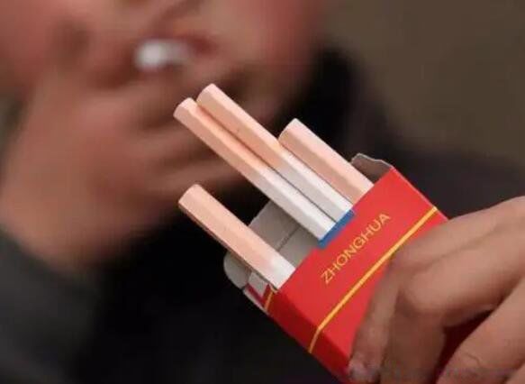 女生倒插烟什么意思 女孩把烟倒放在男孩烟盒里