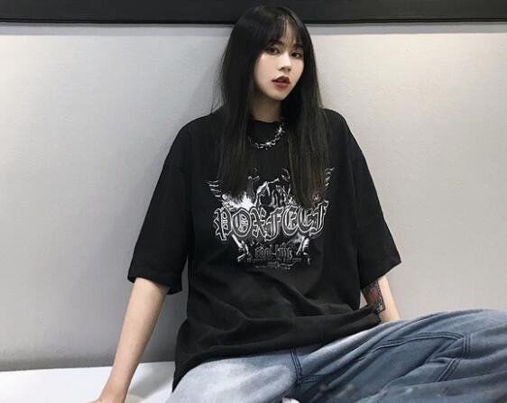 我不看月亮,也不说想你,这样月亮和你都蒙在鼓里是什么意思